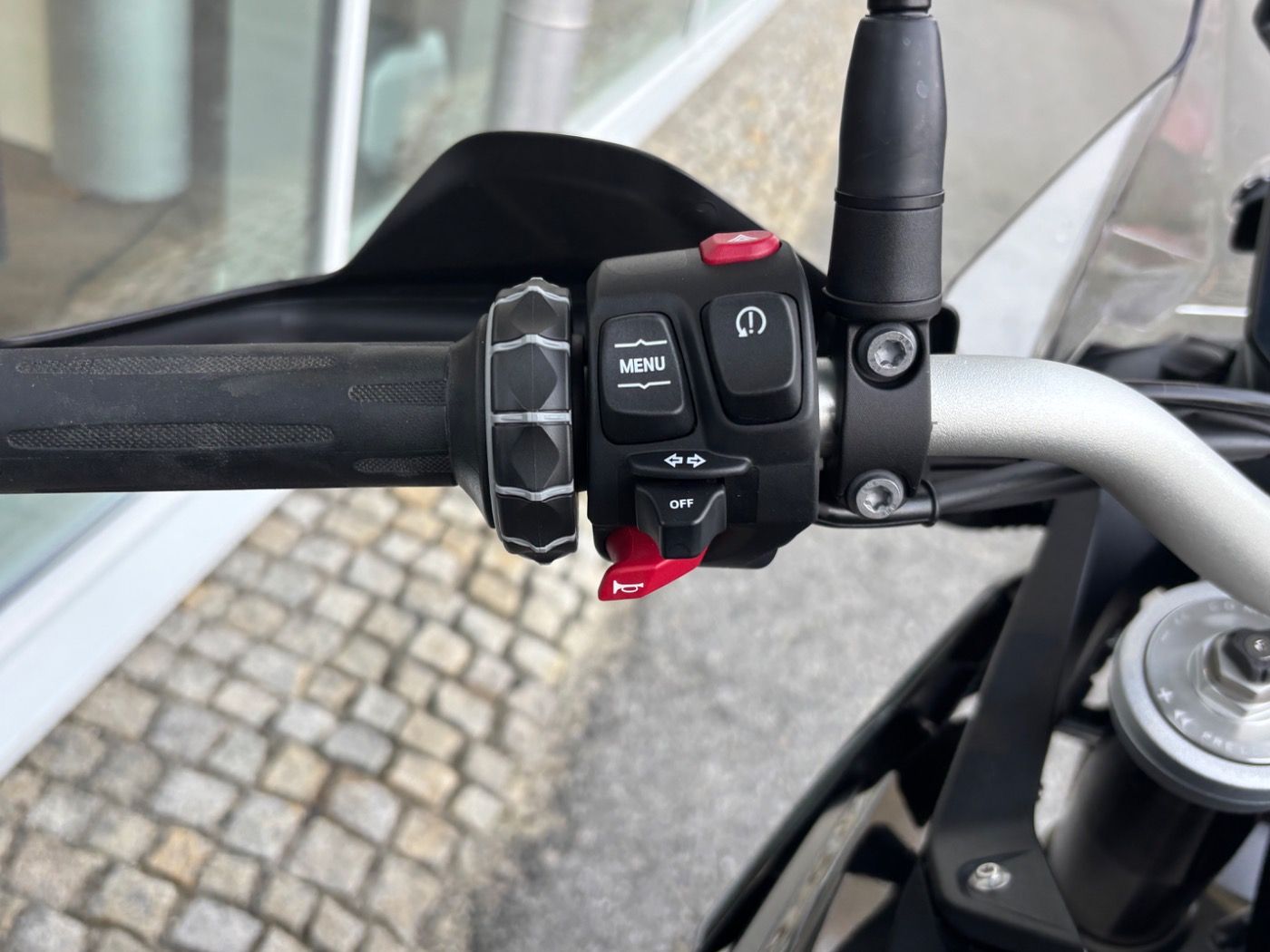 Fahrzeugabbildung BMW F 900 GS mit Kofferset