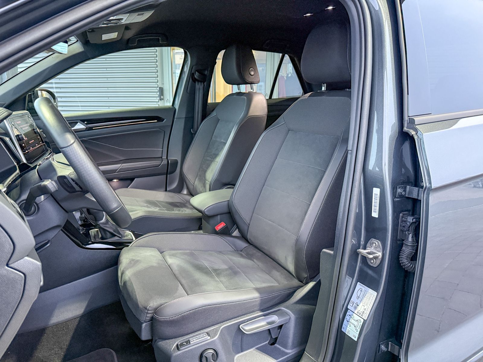 Volkswagen T-Roc - Bild 12