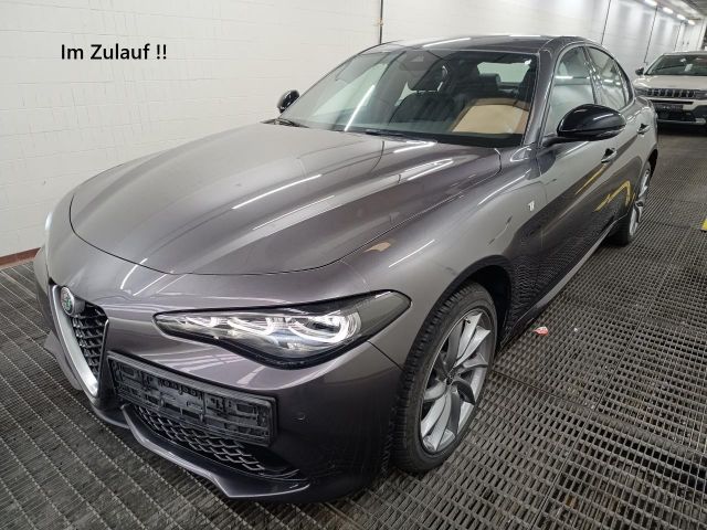 Alfa Romeo Giulia Ti Q4 2.0 TURBO, RFK, Navi, LED