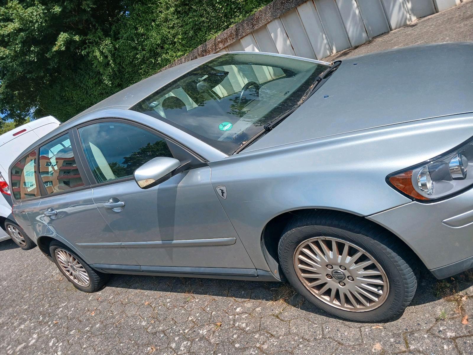 Volvo V50 2006 — engine 220 HP (162kW)
