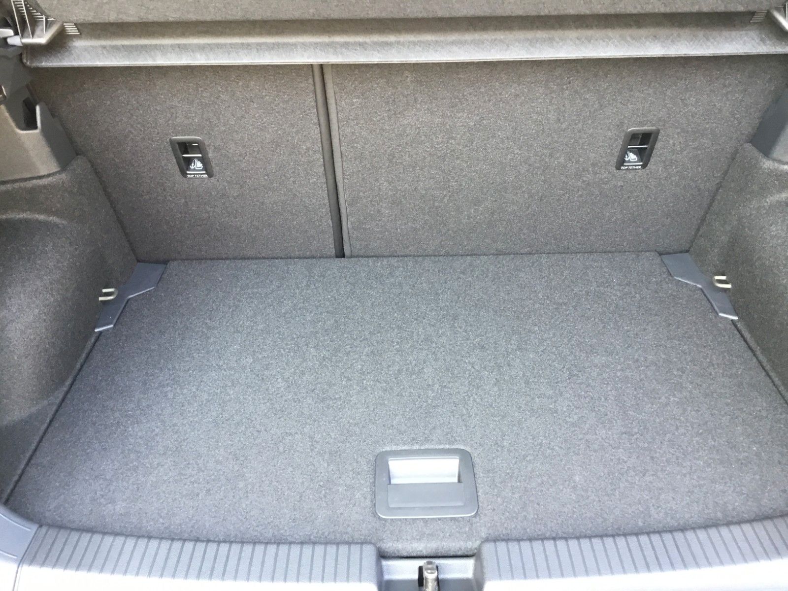 Fahrzeugabbildung Volkswagen T-Cross 1.0 TSI DSG Life+AHK+ACC+17"+Kamera