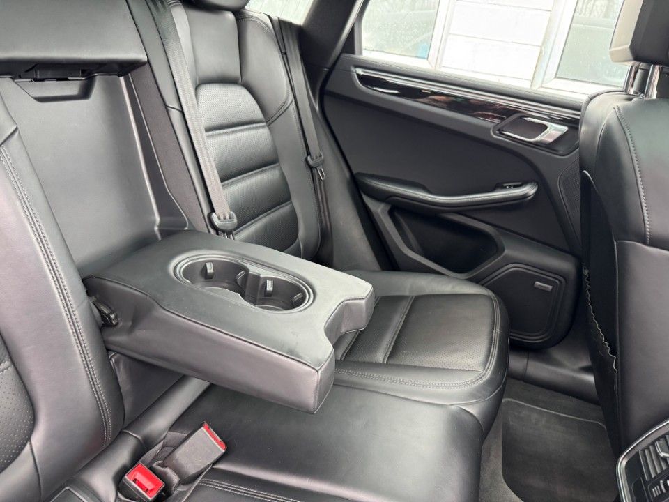 Fahrzeugabbildung Porsche Macan S 18er Pano Bi-Xenon PDLS DAB+ ...