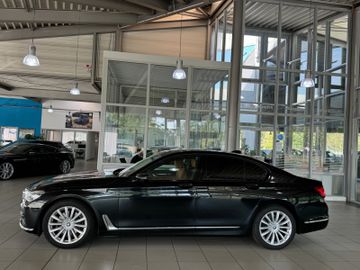 Fahrzeugabbildung BMW 740d xDr Glasdach ACC HUD HI-FI Ferngest.Parken