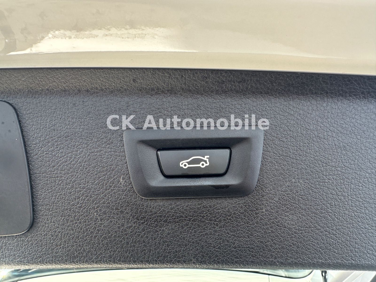Fahrzeugabbildung BMW 218i Active Tourer Advantage Automatik/Navi/AHK