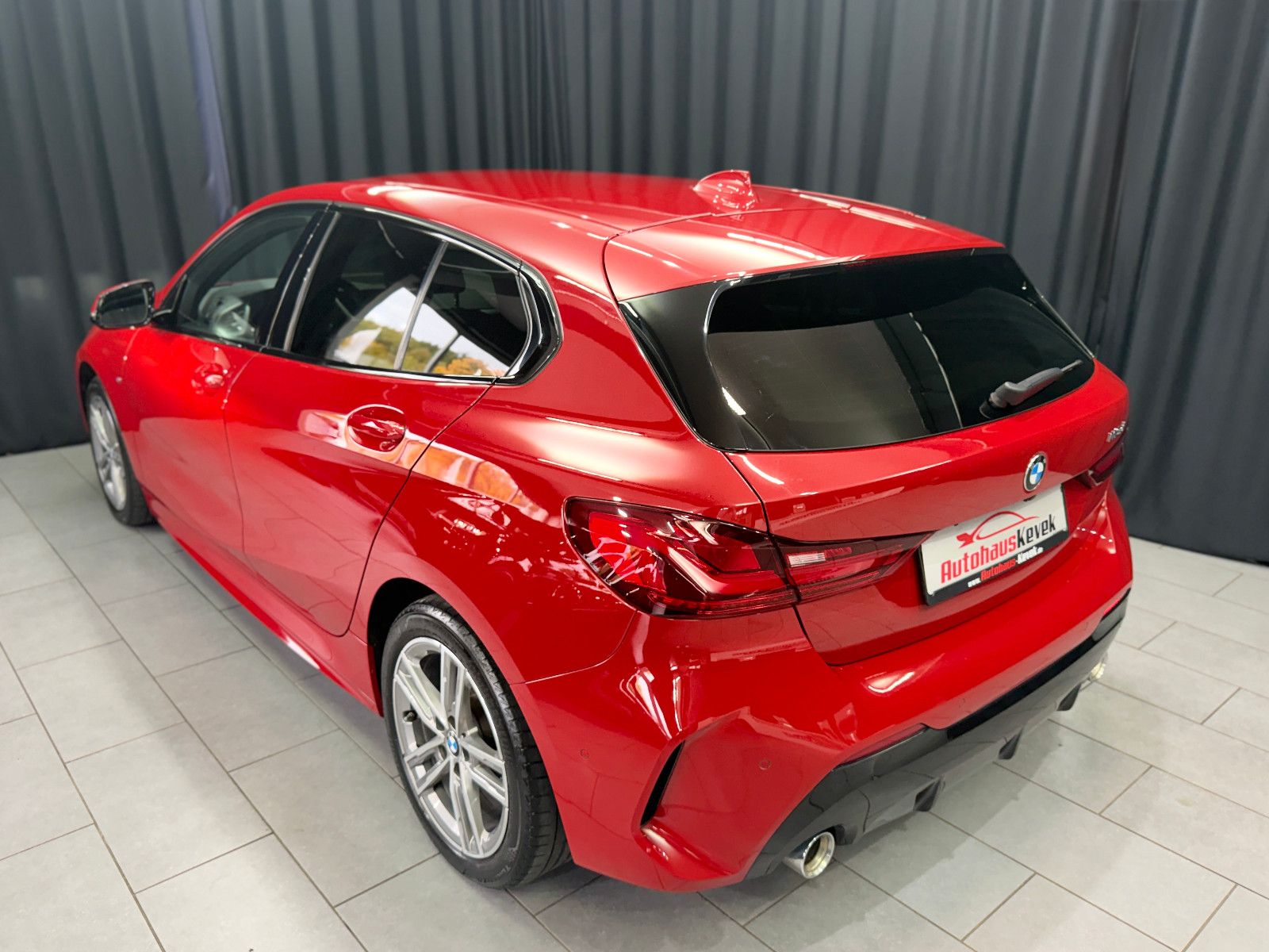 Fahrzeugabbildung BMW 118 d M Sport|HIFI|RF-CAM|DIG-TACHO|NAVI