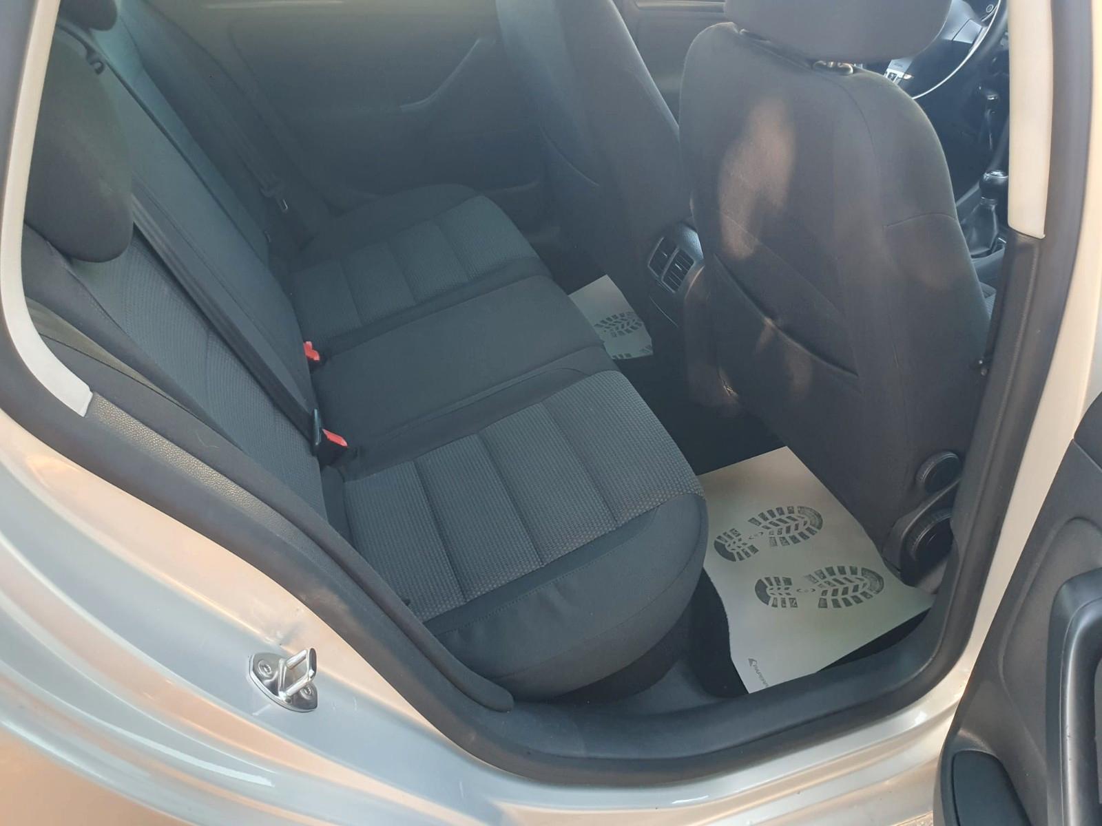 Volkswagen Golf 2010 — photo 14
