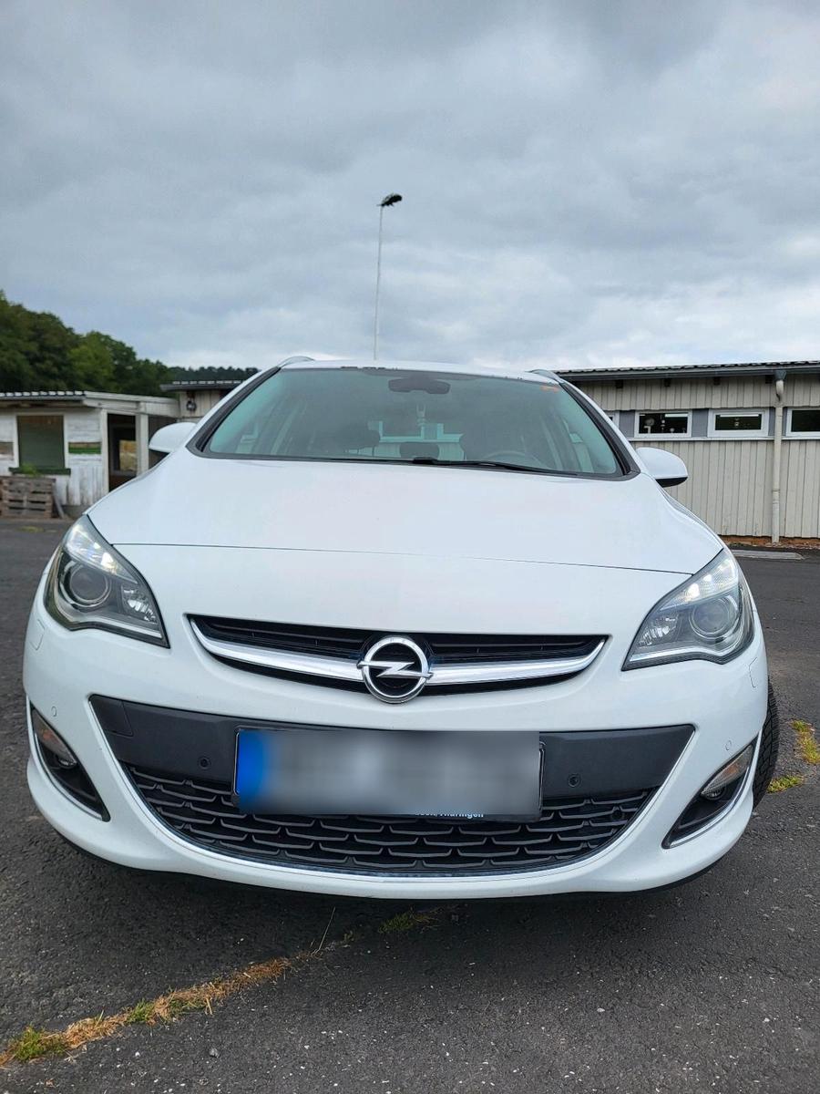 Opel Astra 2013 — photo 7