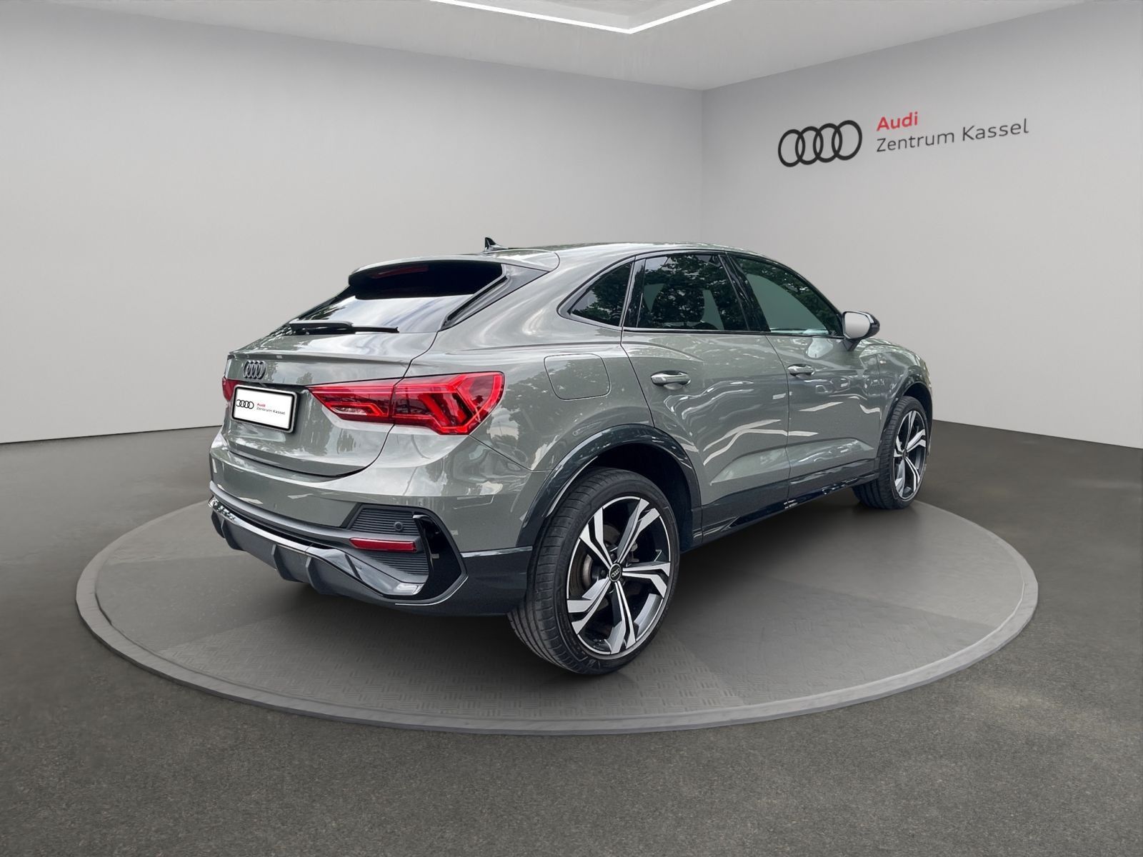 Audi Q3 SB 45 TFSI e S line Matrix AHK Kamera Navi foto 6