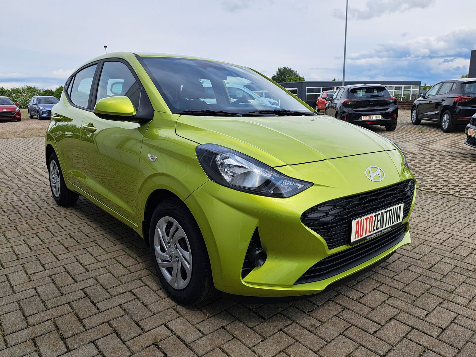 Fahrzeugabbildung Hyundai i10 1.0 MODELL 2025 NAVI WINTERPAKET KAMERA DAB