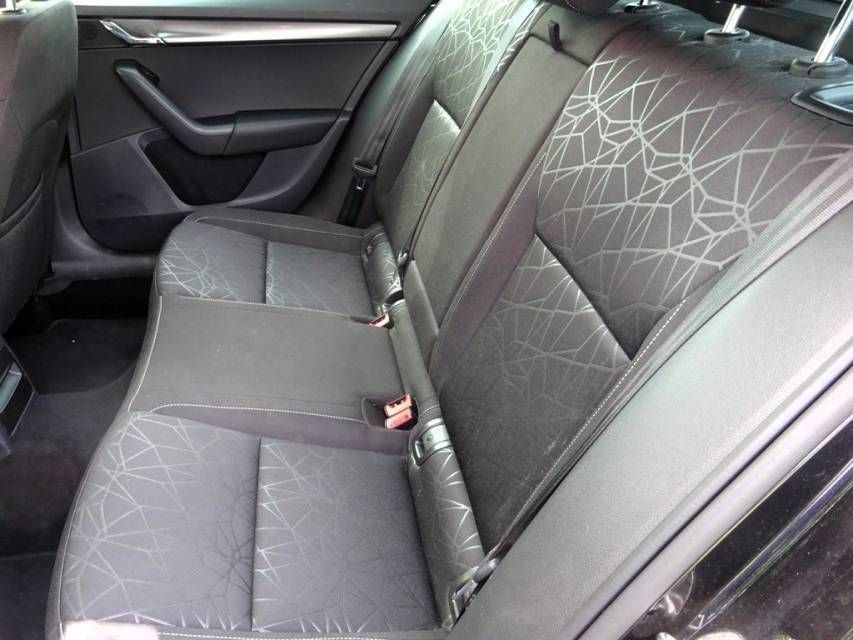 Fahrzeugabbildung SKODA Octavia Combi 1,5 TSI Clever Navi AHK