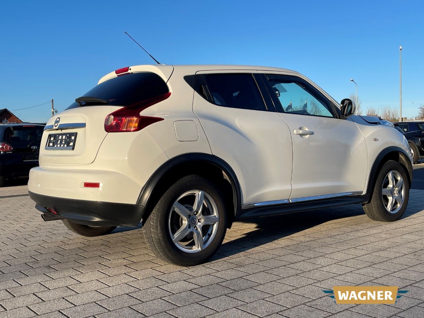 Fahrzeugabbildung Nissan Juke Acenta Rückfahrkamera leichter Frontschaden