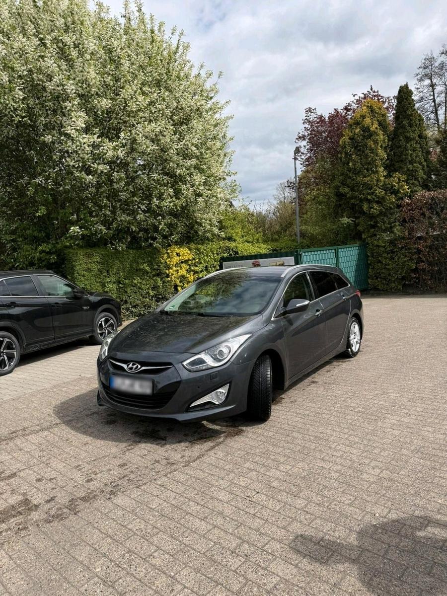 Hyundai i40 2013 — rear view