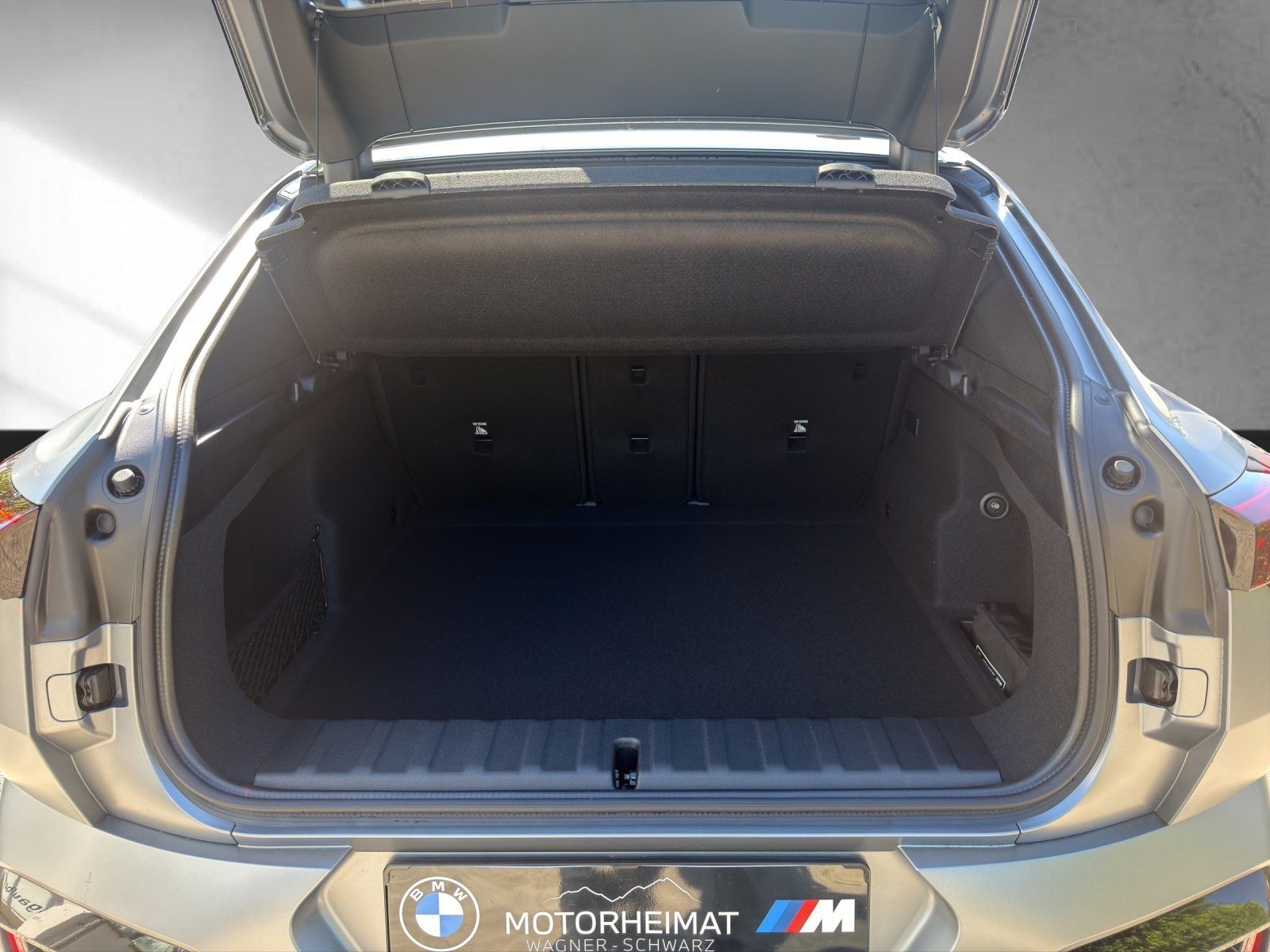BMW iX2 - Bild 12
