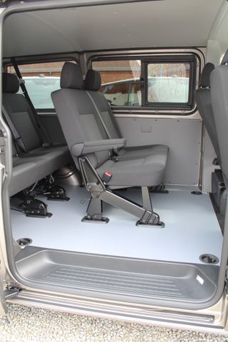 Volkswagen T6.1 Kombi 150PS LED AHK ACC 7-Sitzer Standhzg