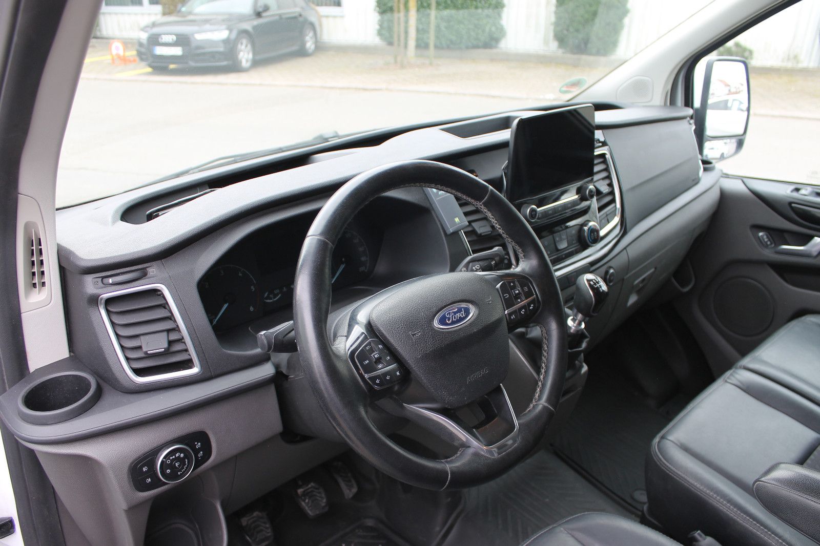 Fahrzeugabbildung Ford Transit Custom Kasten 290 L1 Sport KAM NAV KLIMA