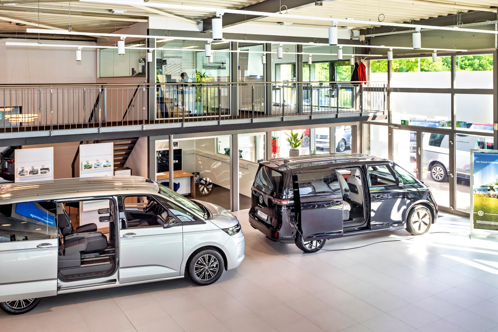 showroom-image-top
