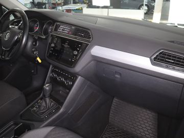 Volkswagen Tiguan - 9