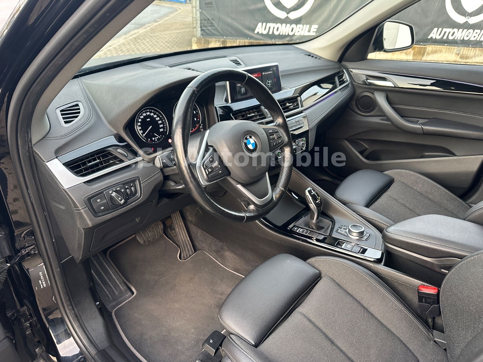 Fahrzeugabbildung BMW X1 sDrive 20d Sport-Line/Navi/LED/Tempomat/AHK