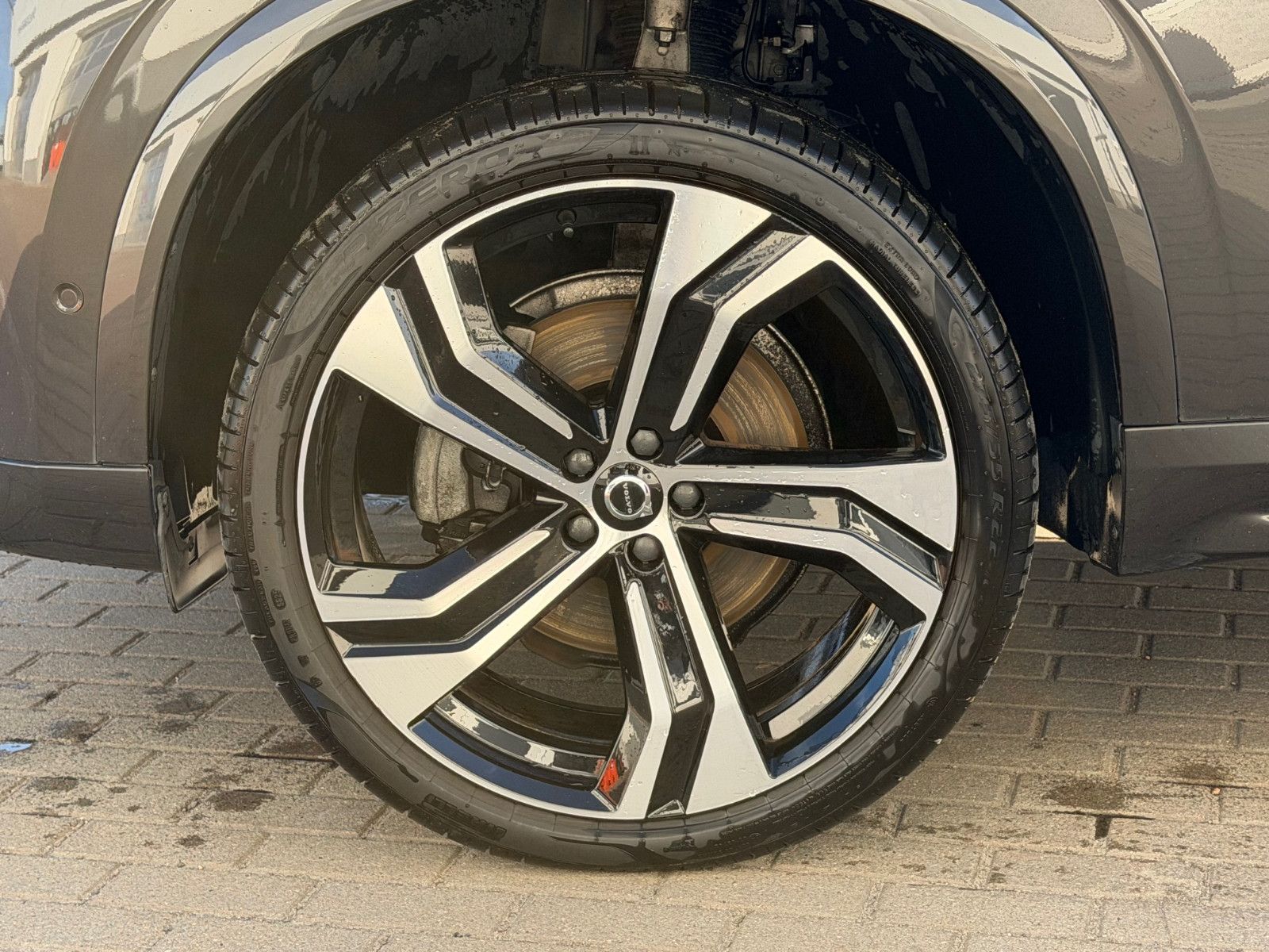 Fahrzeugabbildung Volvo XC90 B5 D Ultimate Dark AWD*B&W*LUFT*STHZG*360*