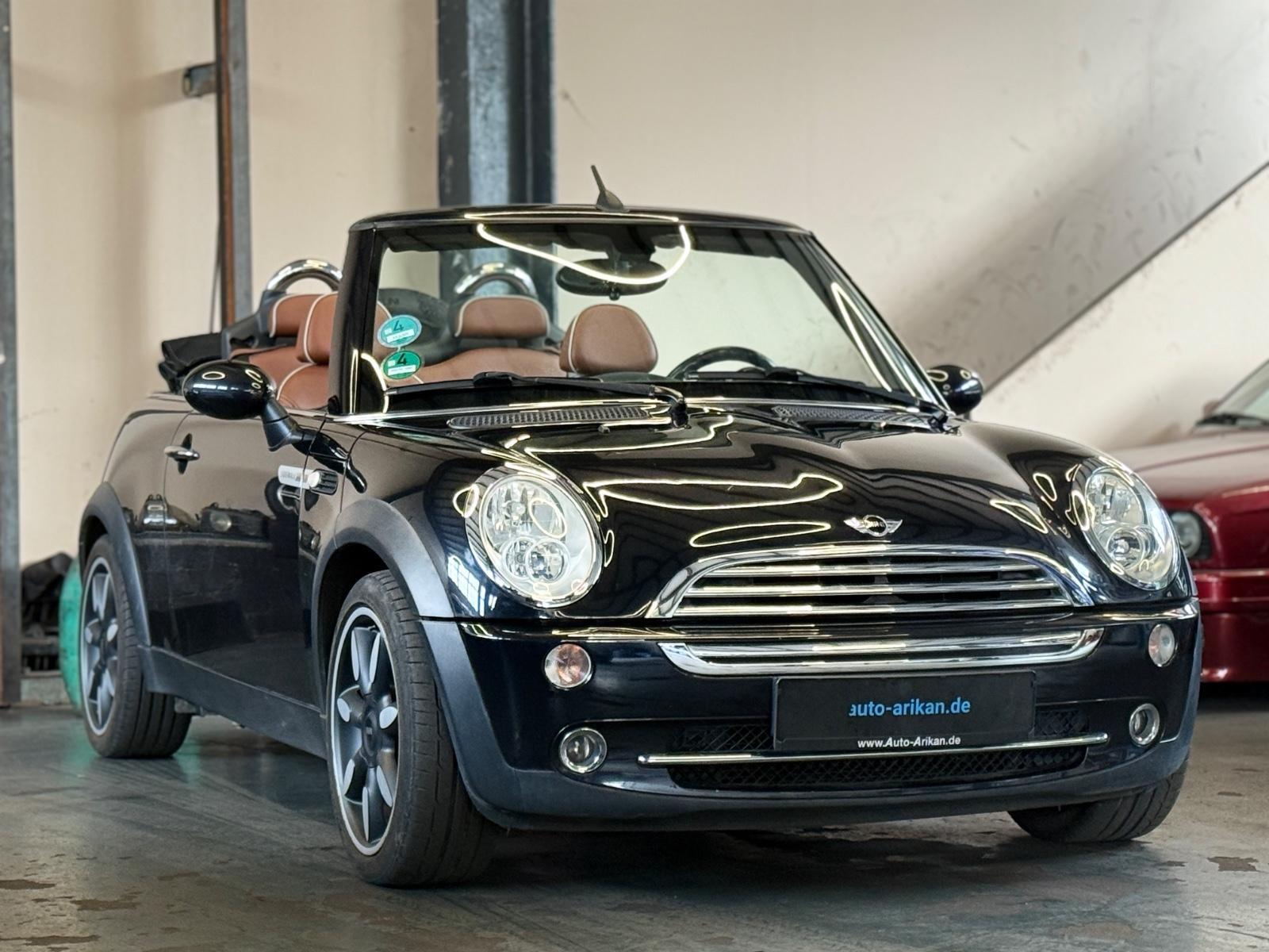 MINI Cooper Cabrio Sidewalk