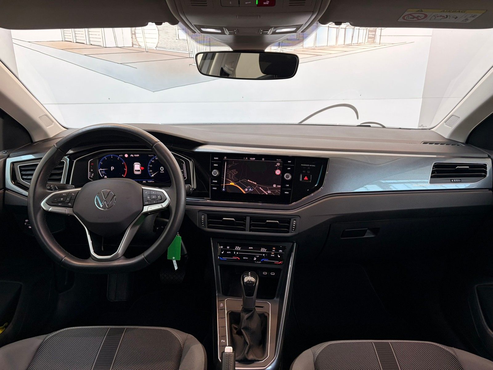 Fahrzeugabbildung Volkswagen Polo Style 1,0 TSI DSG + IQ.Drive + Navi + Klima