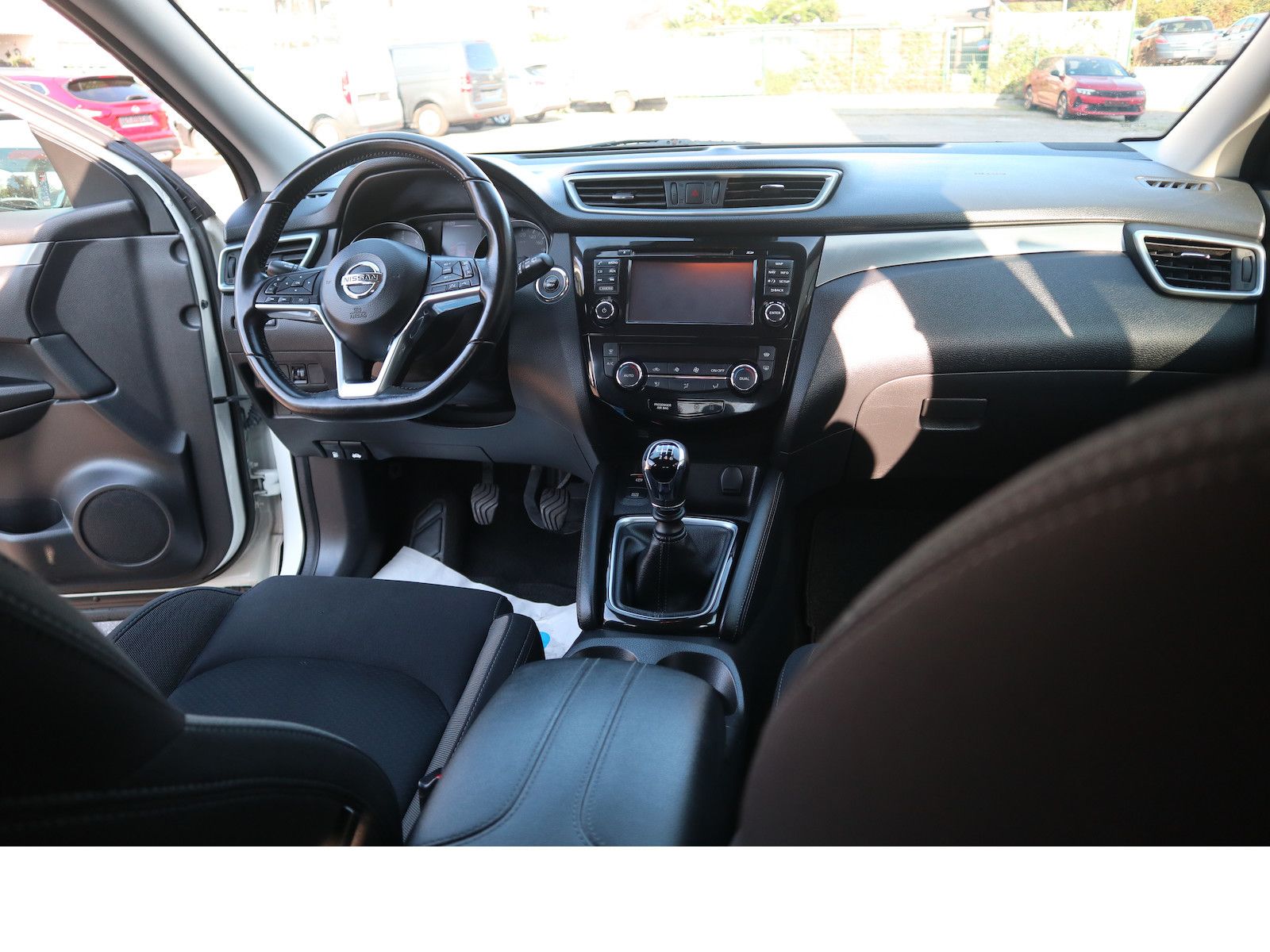Fahrzeugabbildung Nissan Qashqai N-Connecta Navi Tempo Scheckheftgepflegt