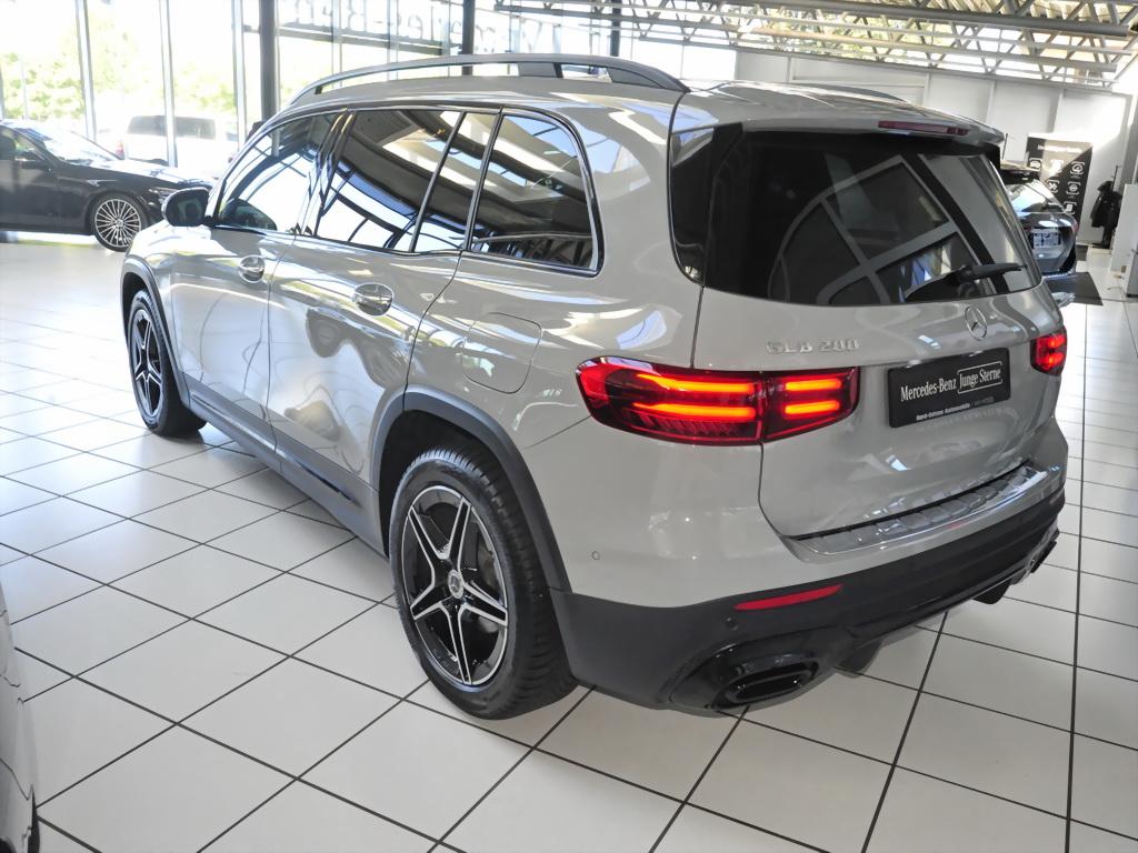 Mercedes-Benz GLB 200 AMG ADVANCED+ PANO MBUX 360° KEYLESS AHK