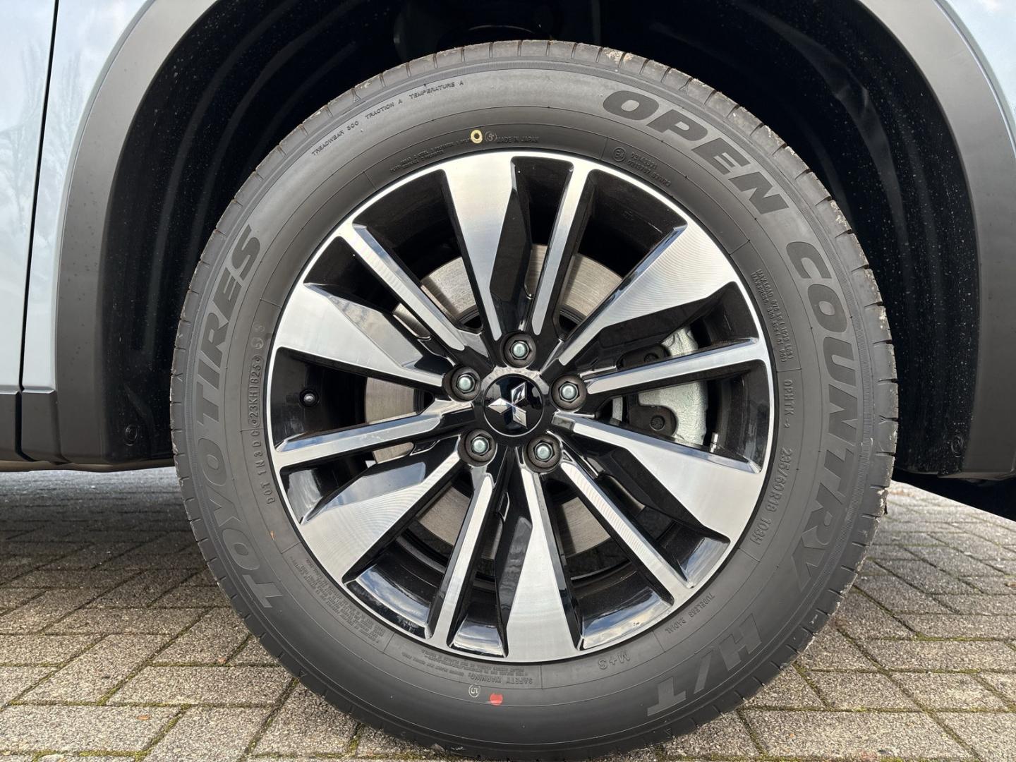 Mitsubishi Outlander Plug-in Hybrid BASIS 2,4l Navi  360 Ka