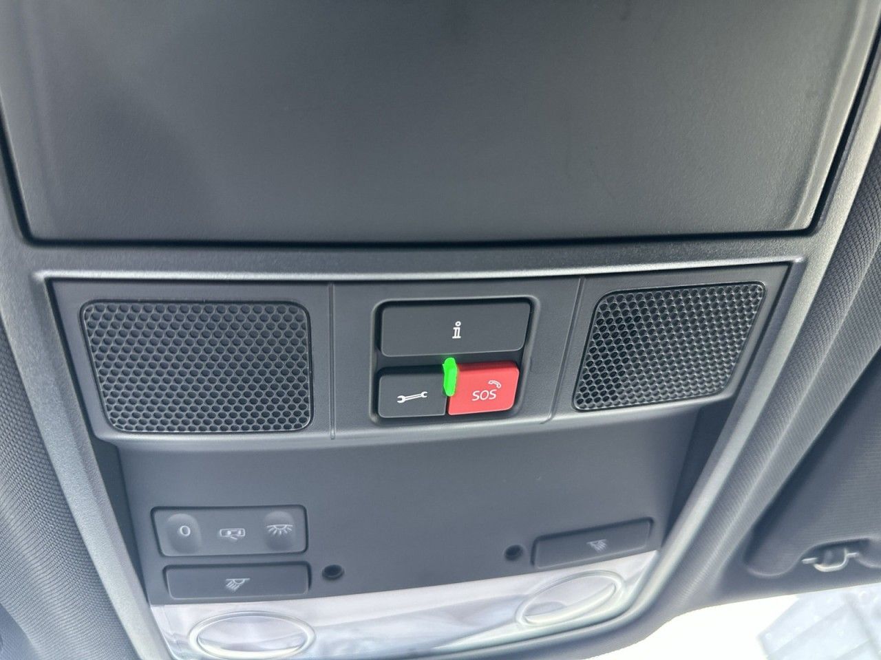 Fahrzeugabbildung CUPRA CUPRA Ateca 2.0 TSI 300PS*AHK-Beats*el-Heck* - mit KI generiert/bearbeitet