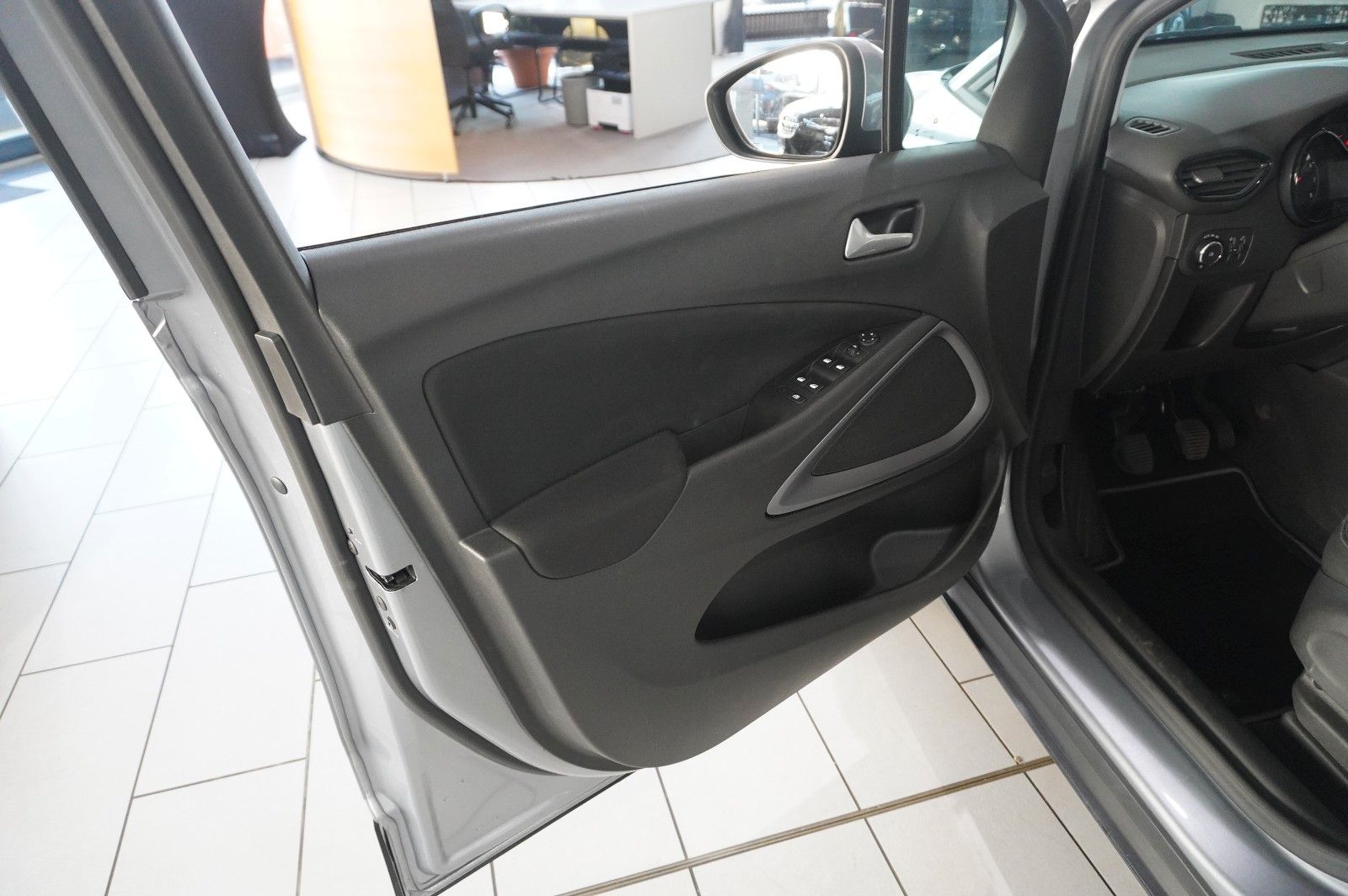 Fahrzeugabbildung Opel Crossland (X) 1.2 EDITION NAVI/LED/TEMP./DAB+