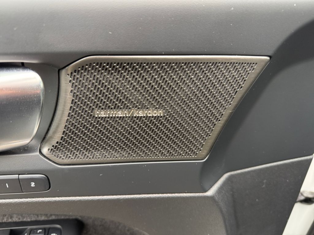 VOLVO XC40 B3 B DKG Plus Black Edition 360° Standheiz VOLVO XC40 B3 B DKG Plus Black Edition 360° Standheiz