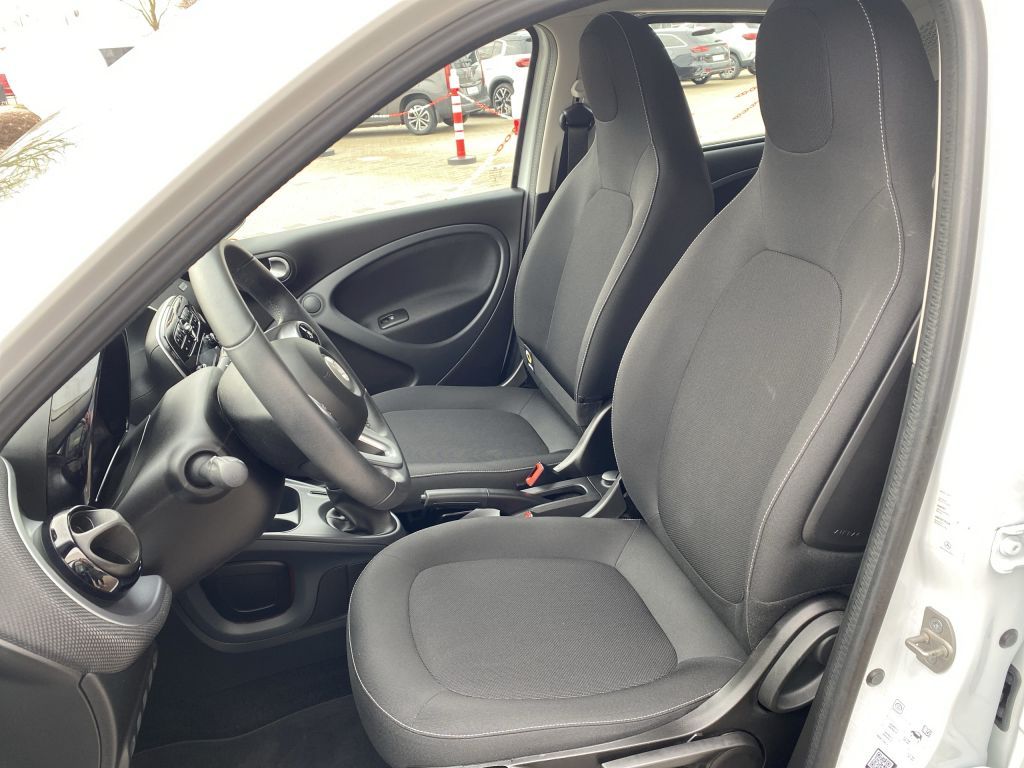 Fahrzeugabbildung Smart smart forfour passion *PDC hinten*Sitzh.*Klimaau