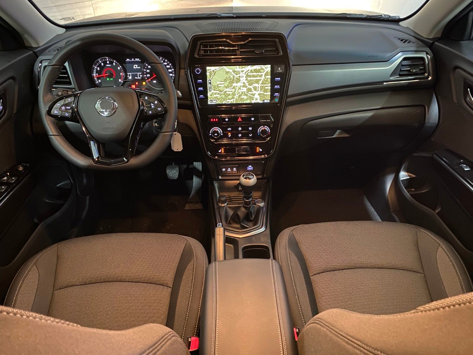 Fahrzeugabbildung Ssangyong Tivoli Fizz 1.5L Benzin **ALLRAD** Finanzierung
