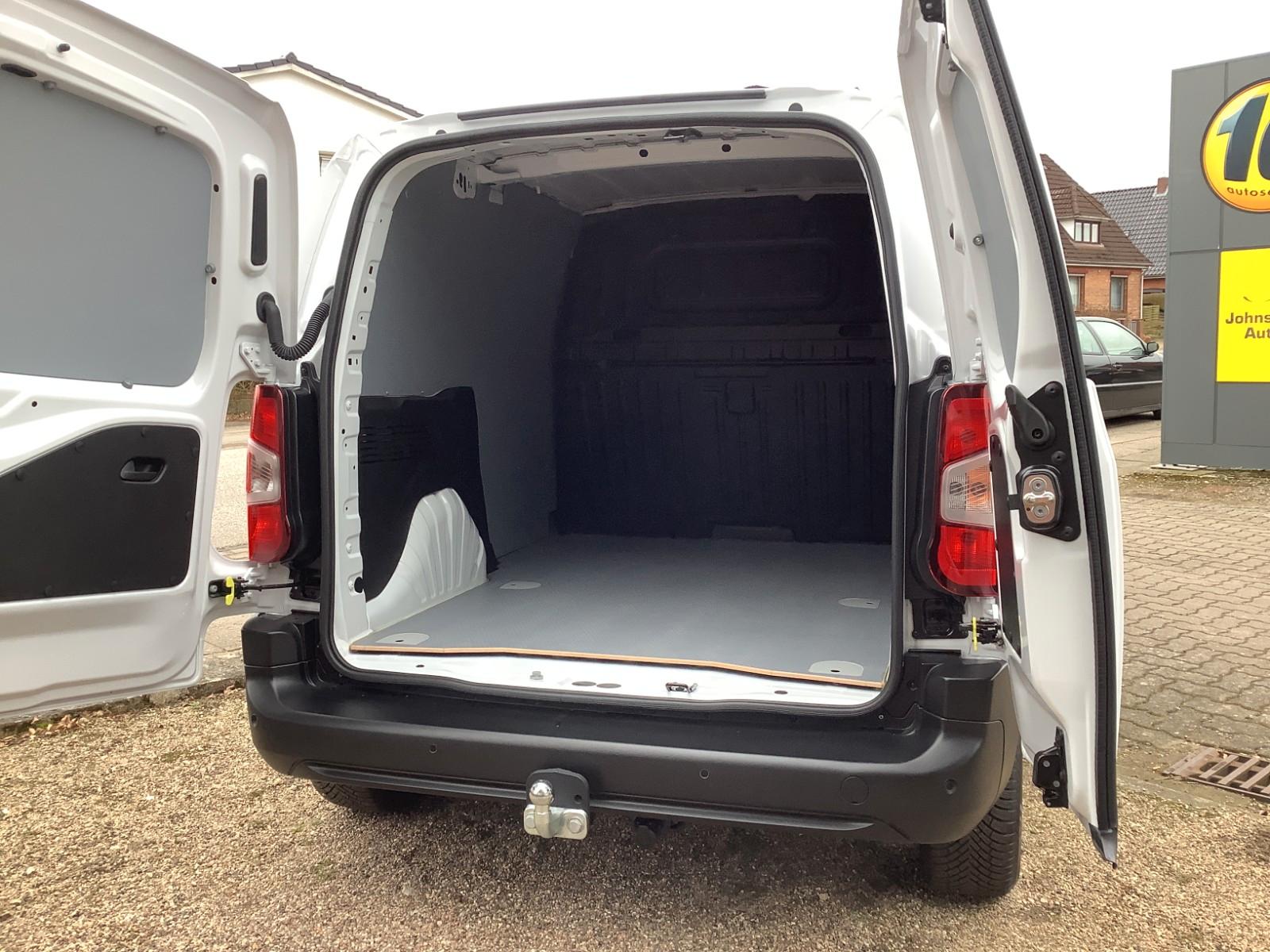 Peugeot Partner 1,5 BLUE HDI / AHK/ALLWETTERREIFEN/CAM