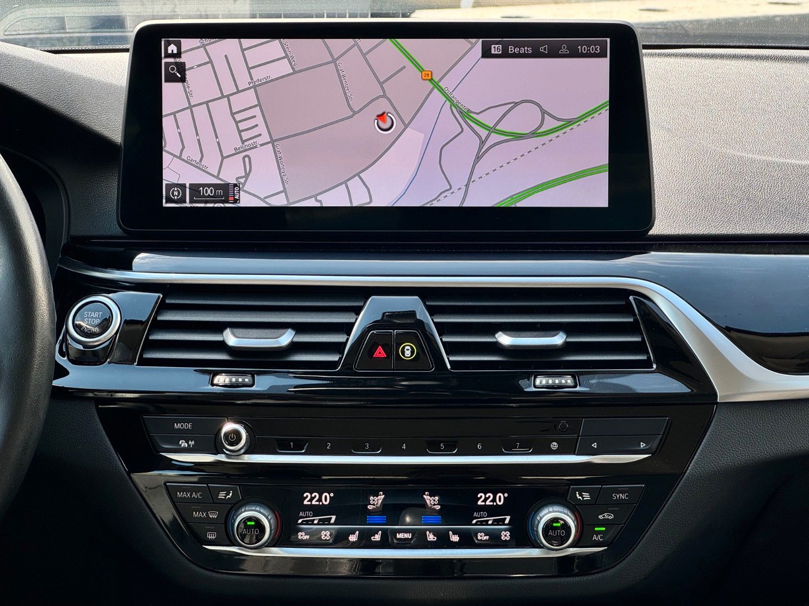 Fahrzeugabbildung BMW 540i Aut. Leder HuD Adap. LED CAM ACC H&K AHK