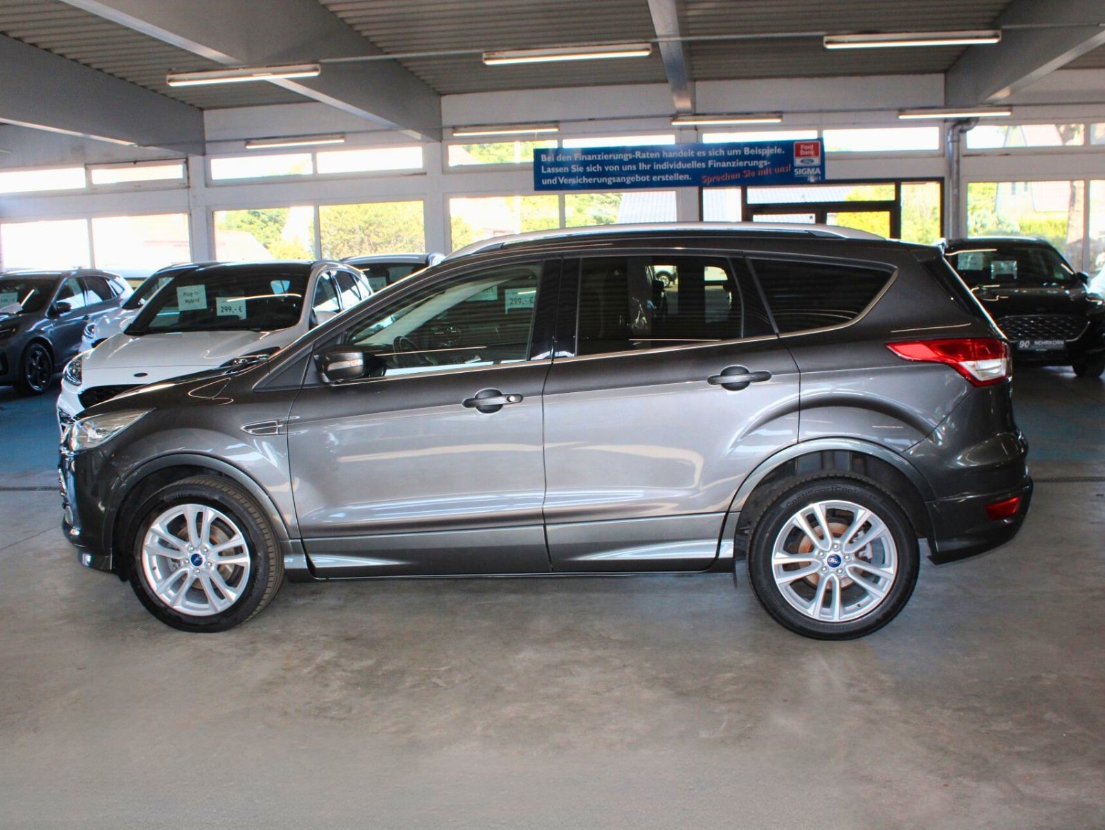 Fahrzeugabbildung Ford Kuga Individual NAVI XENON WinterPaket 1.Hand