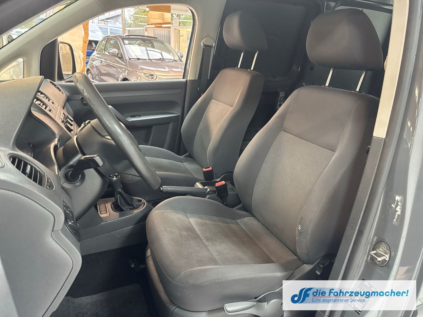 Fahrzeugabbildung Volkswagen Caddy Kasten EcoProfi AHK PDC Klima *EXPORT