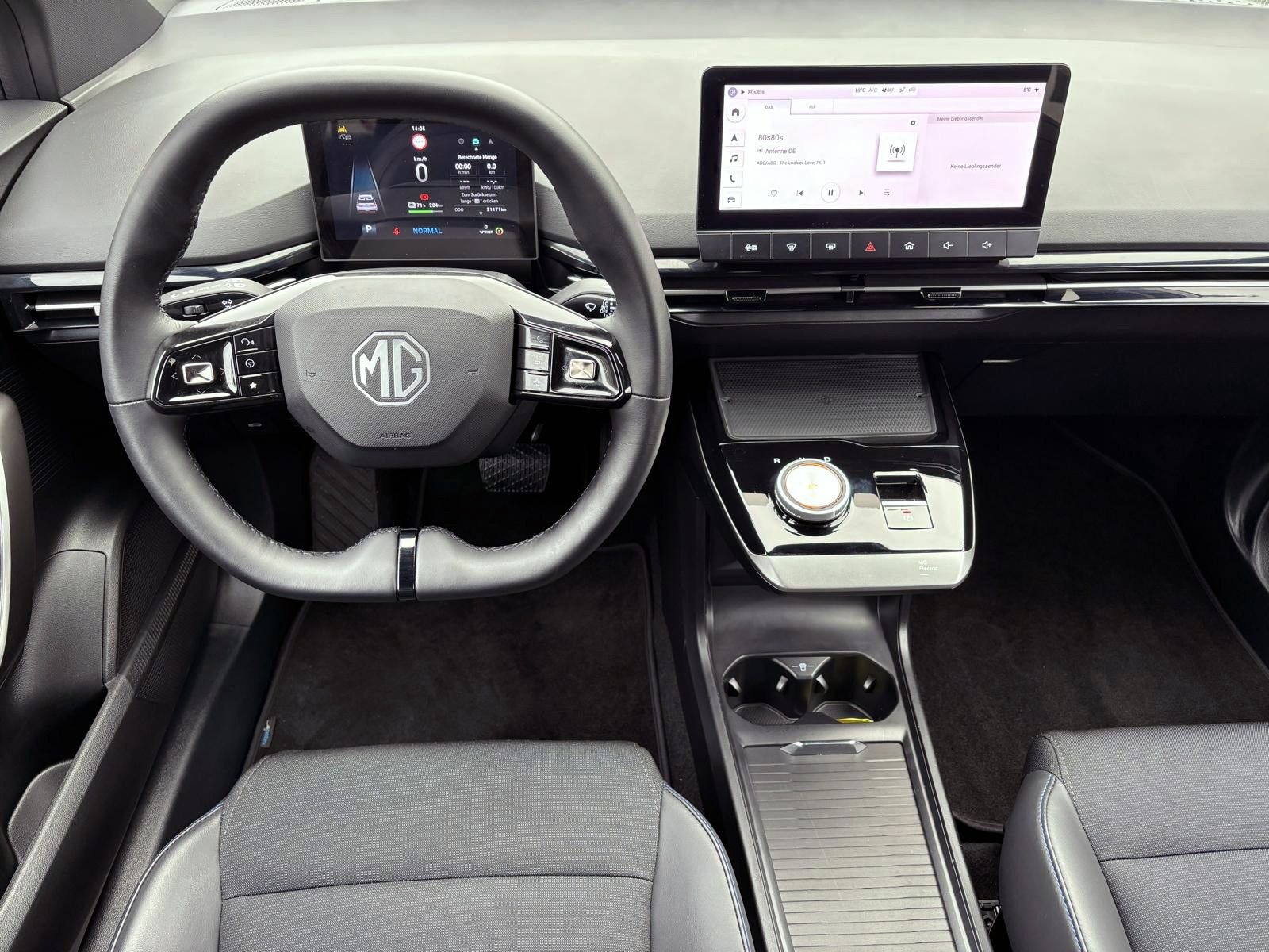 Fahrzeugabbildung MG MG4 Luxury 5D 150kW LED 360° ACC CarPlay BT NAV