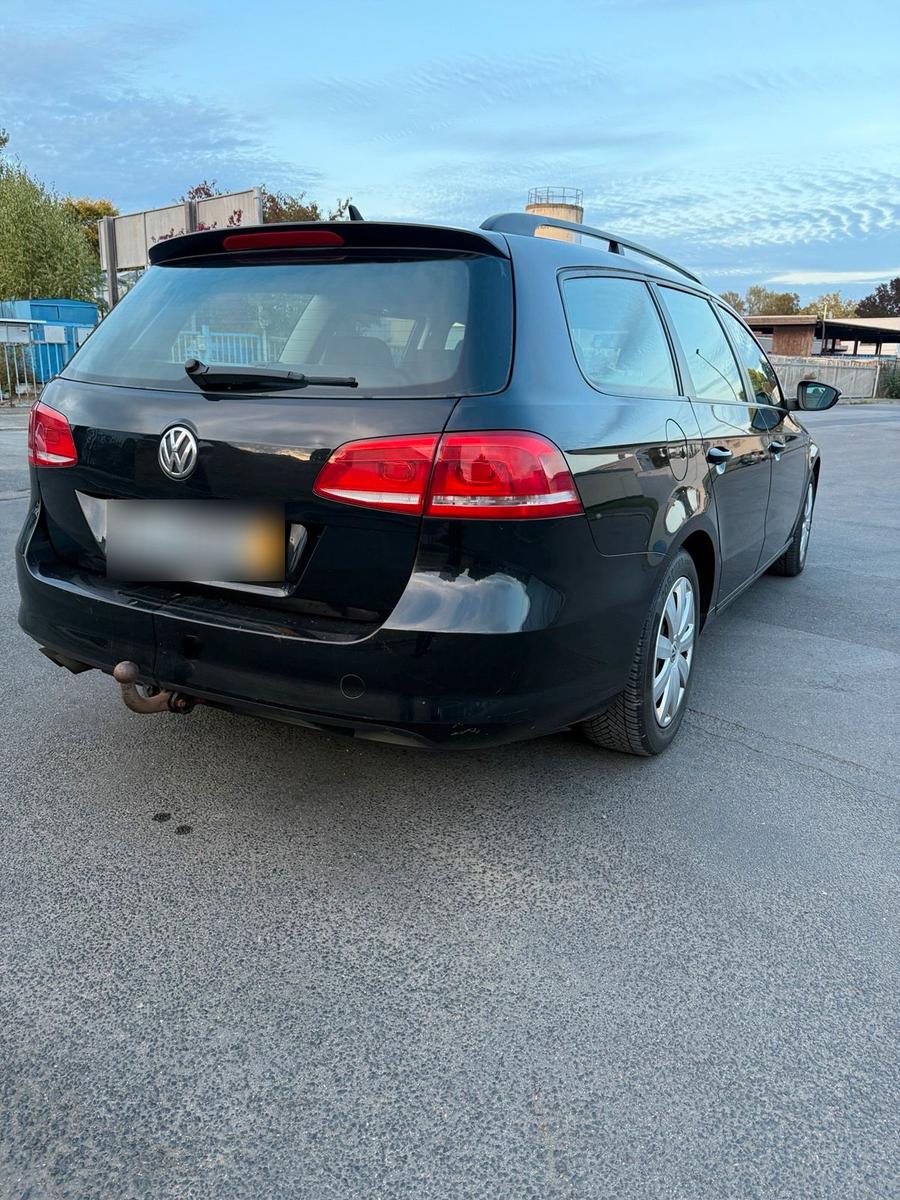 Volkswagen Passat 2012 — engine 140 HP (103kW)
