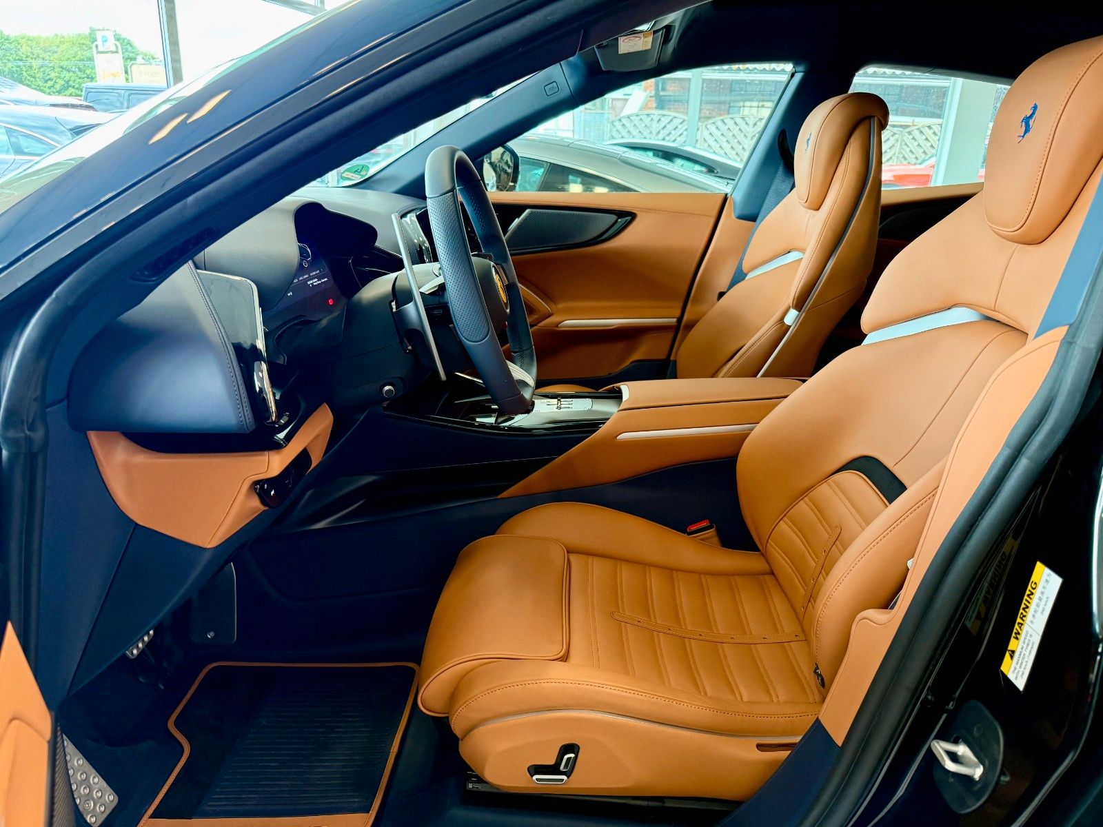 Fahrzeugabbildung Ferrari Purosangue Panorama/Carbon/Burmester/360/Matrix