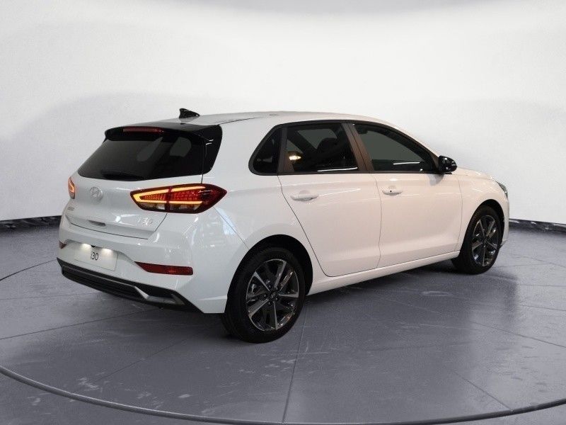 Hyundai i30 1.0 T-GDI Hybrid Advantage DCT Pluspaket BAR imagem 3