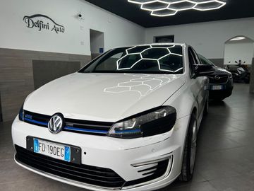 Volkswagen Golf - 1