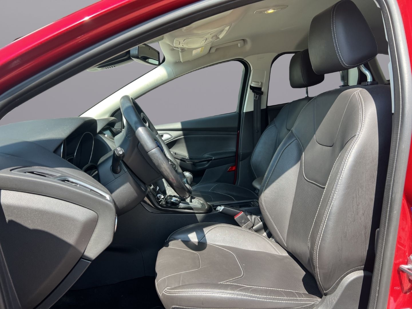 Fahrzeugabbildung Ford Focus Titanium 1.5 EcoBoost Sportpaket Navi Lede