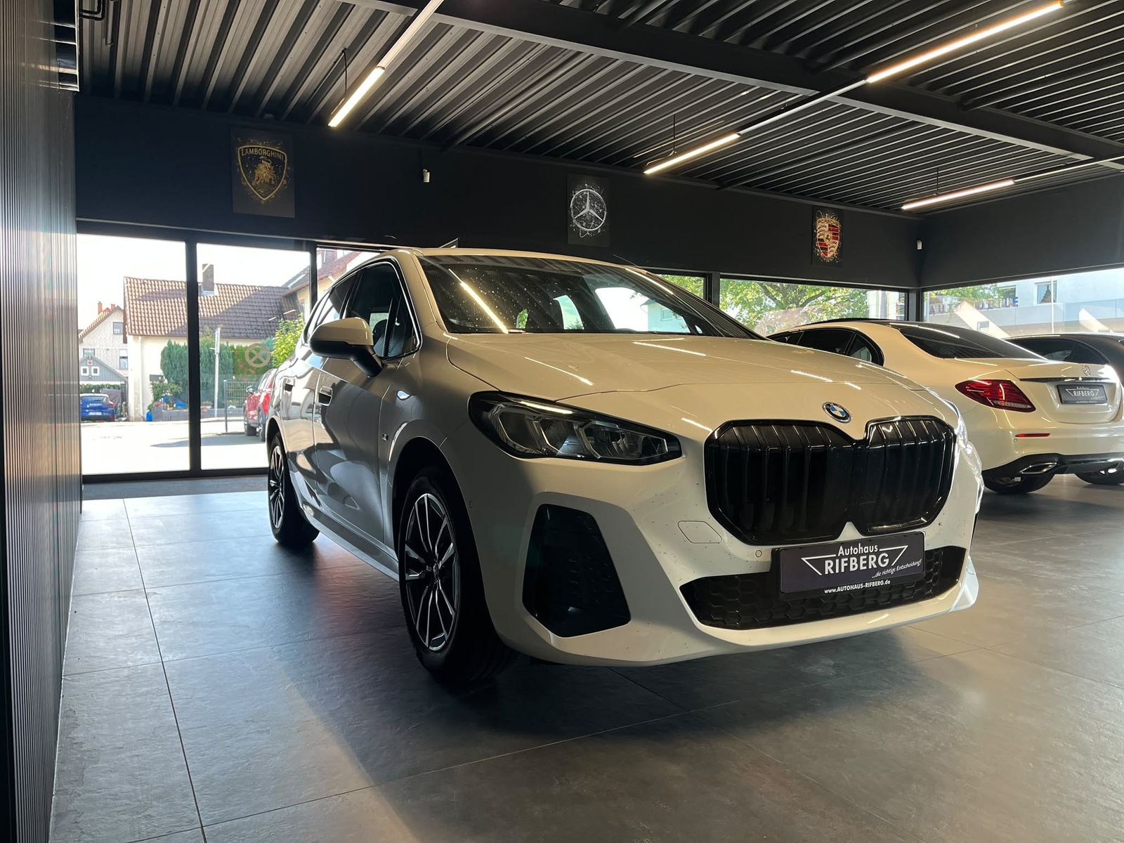 BMW 225 Active Tourer e xDrive M-Sport AHK/LiveCockp imagem 2