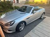 Mercedes-Benz SLC 180 - - silberne Mercedes-Benz SLC-Klasse