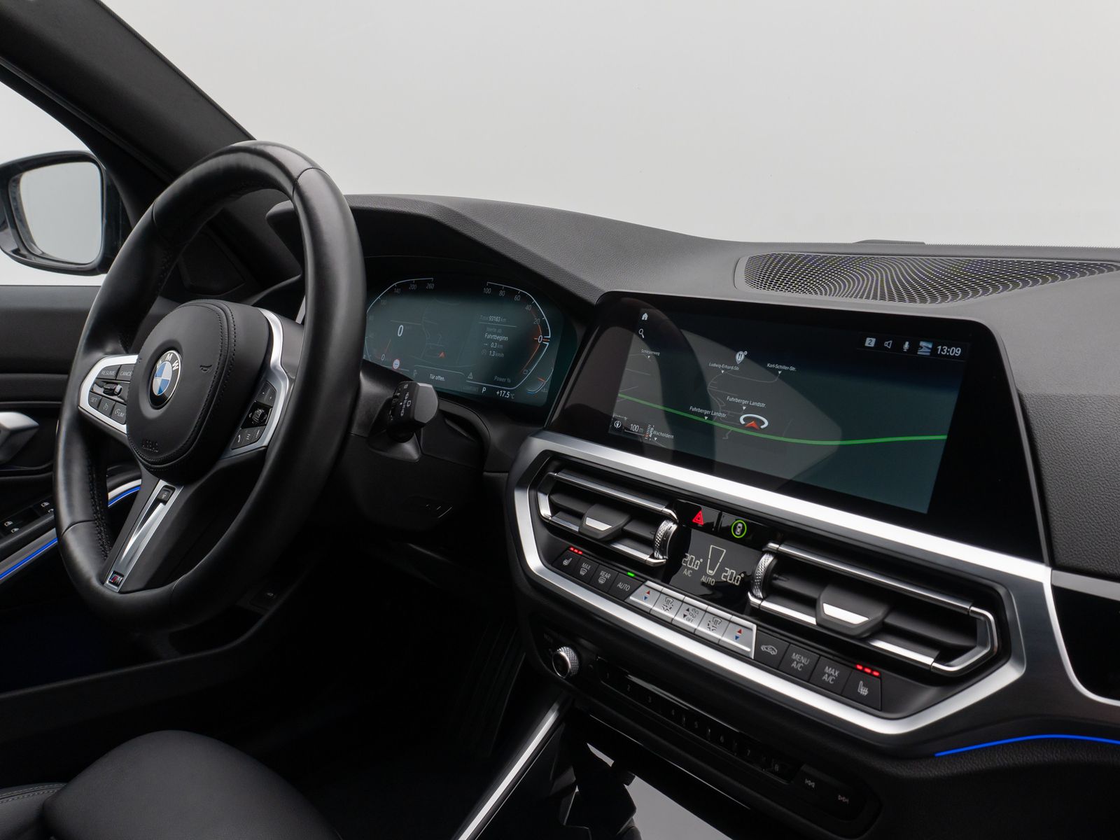 Fahrzeugabbildung BMW 330i Sport Line Kamera Lenkhz HiFi Komfort Alarm