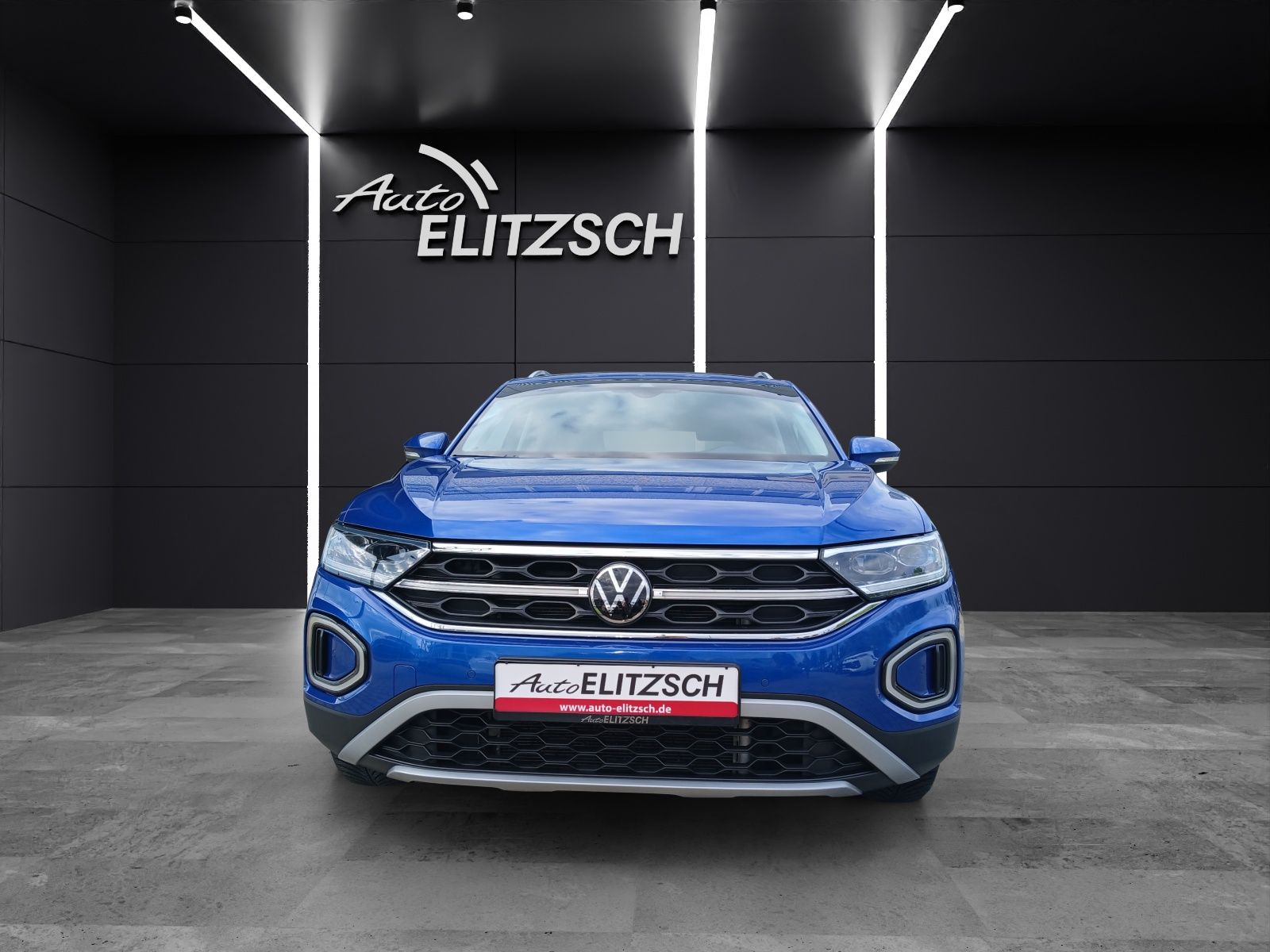 Fahrzeugabbildung Volkswagen T-Roc TSI Style Matrix AHK Kamera ACC Keyless Na