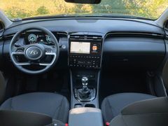 Fahrzeugabbildung Hyundai TUCSON 1.6 T-GDI 48V Trend *Navi*Kamera*PDC*LED*