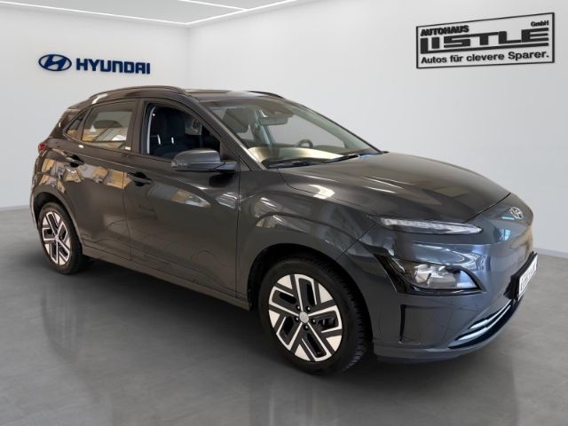 Fahrzeugabbildung Hyundai KONA Elektro (100kW) SELECT-Paket inkl. 11kW OBC