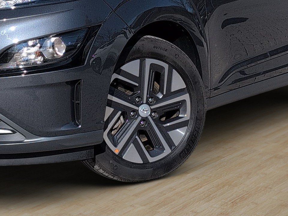 Fahrzeugabbildung Hyundai KONA EV 39kWh SELECT EFFI-P GAR-3/2031 SOH-96,7%